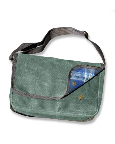 Backpacker BP8083 Adult Nomad Messenger Bag