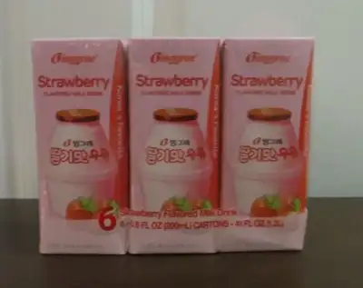 Binggrae, Flavored Milk Drink, Strawberry, 6 Cartons, 6.8 Fl Oz (200 Ml) Each